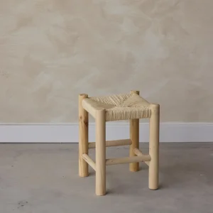 Taburete bajo cuerda