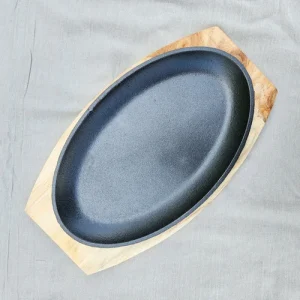FUENTE DE HIERRO CON BASE DE MADERA